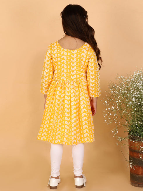 Girl's Orange Pure Cotton Chikankari Kurta With Leggings